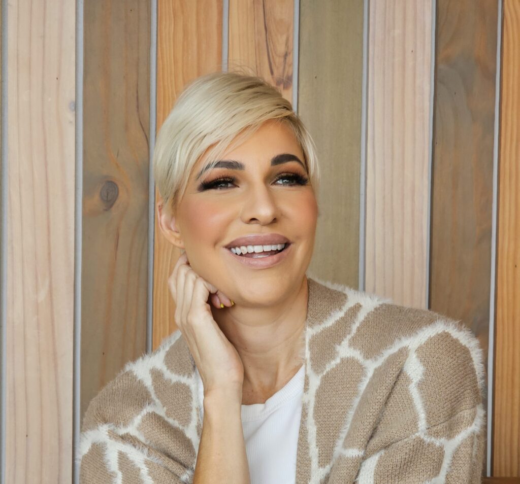 Liezel van der Westhuizen: Burnout Business & Mental Fitness Coach – Hypnotherapist ; Emcee, Speaker, Television & Radio Presenter
